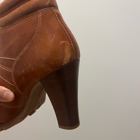 Gently worn Michael Kors lace up heeled boots size 9M upper leather - Picture 4 of 16